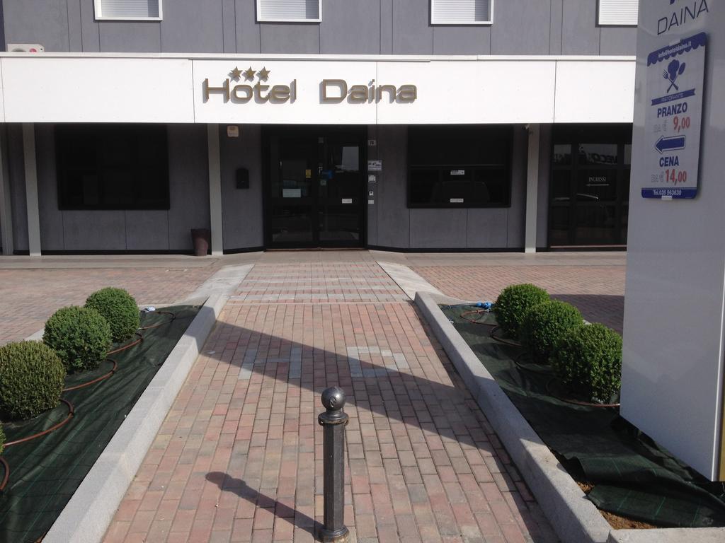 Hotel Daina Dalmine Exterior photo